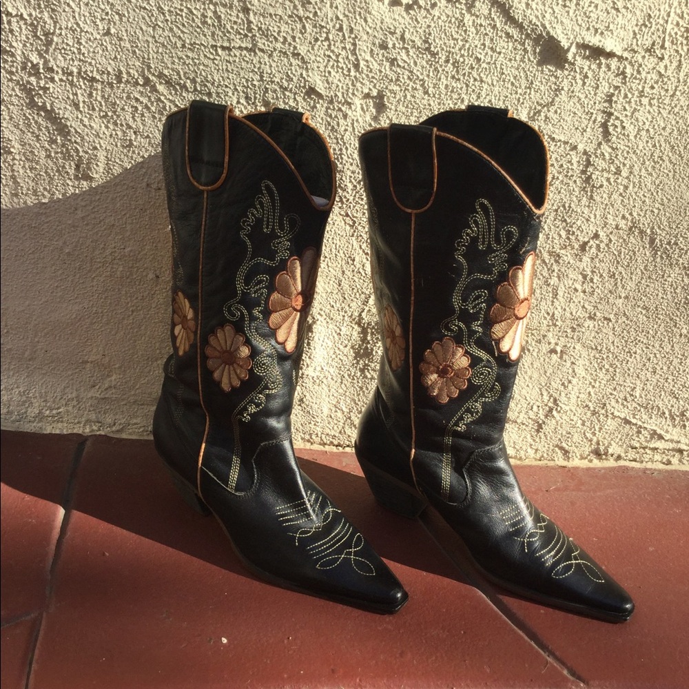 These Cowboy Boots are made for Talking!